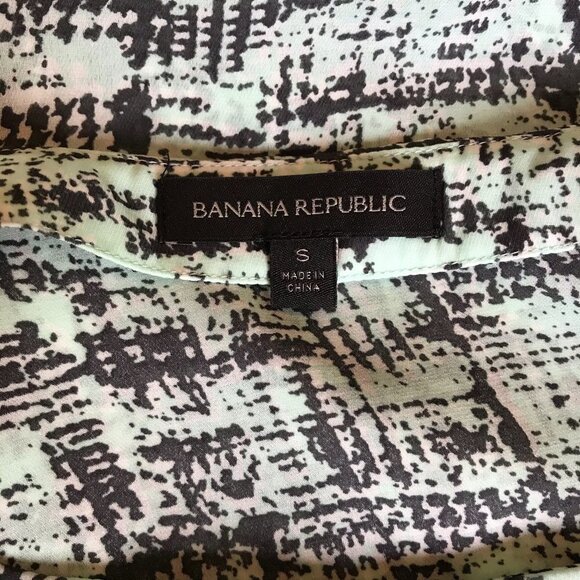 Banana‎ Republic Abstract Print Short Sleeve Blouse Mint Green Black Pattern S - Picture 3 of 6